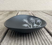 Load image into Gallery viewer, tī kōuka white