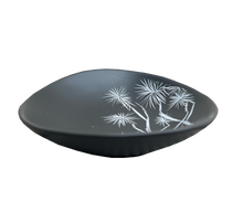 Load image into Gallery viewer, tī kōuka white