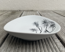 Load image into Gallery viewer, tī kōuka black