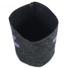 Load image into Gallery viewer, koromiko on dark grey