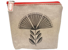 Load image into Gallery viewer, pohutukawa on natural