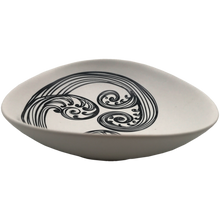 Load image into Gallery viewer, black ponga detail on white