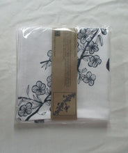 Load image into Gallery viewer, manuka branch print