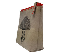 Load image into Gallery viewer, pohutukawa on natural