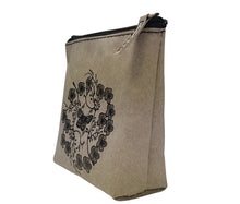 Load image into Gallery viewer, manuka on natural