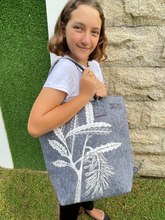 Load image into Gallery viewer, rewarewa on grey / burgandy