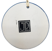 Load image into Gallery viewer, white manuka on blue