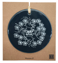 Load image into Gallery viewer, white manuka on blue