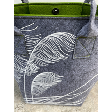 Load image into Gallery viewer, toetoe on grey / green
