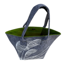Load image into Gallery viewer, toetoe on grey / green
