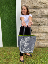 Load image into Gallery viewer, toetoe on grey / green
